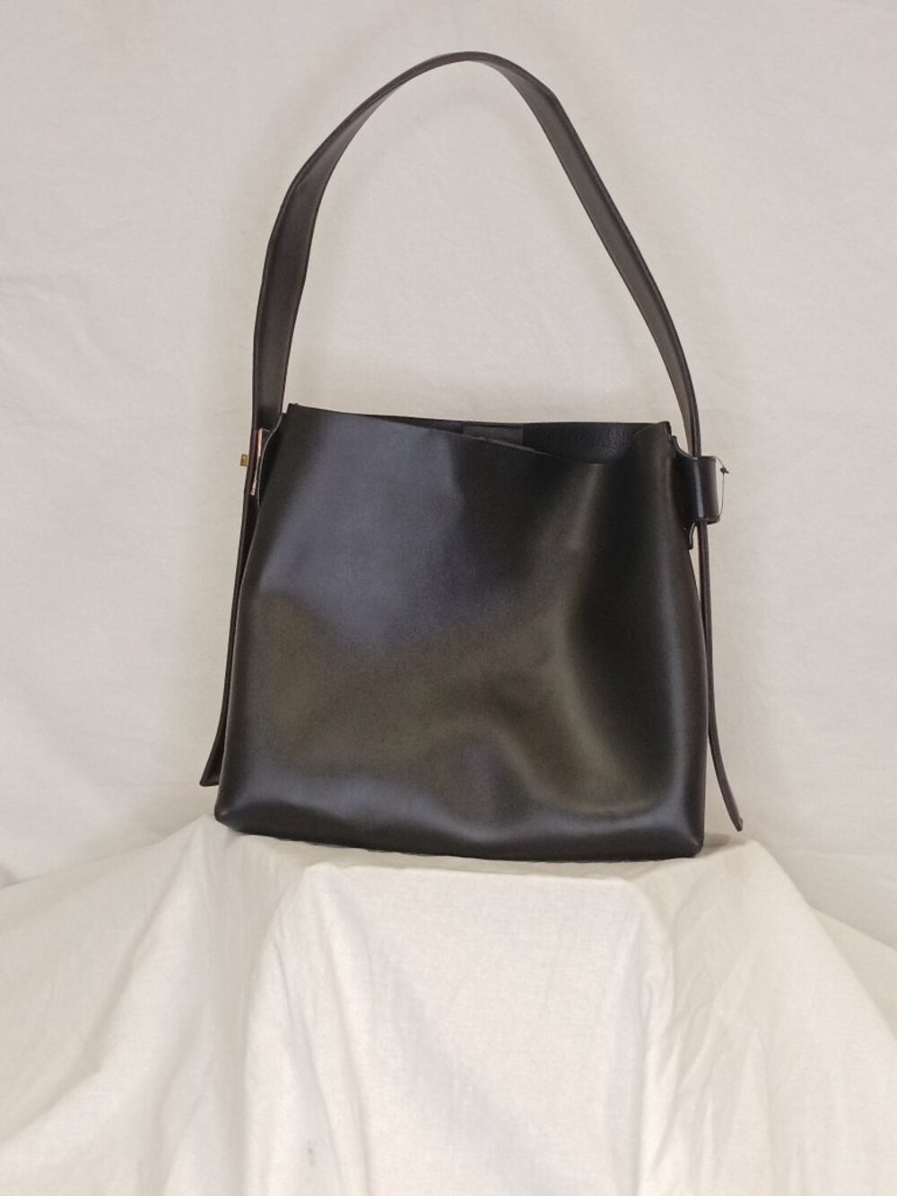Anne Klein Shoulder Bag - Picture 2 of 4